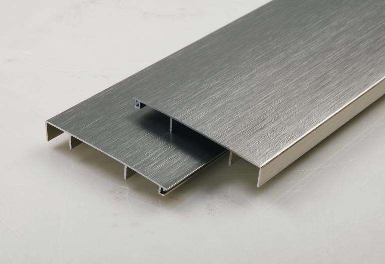 鋁合金在工業(yè)生產(chǎn)過(guò)程產(chǎn)生的表面油污、氧化皮等污漬如何去除？